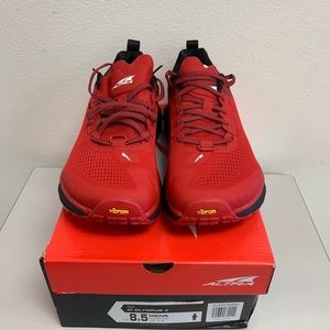 Altar M Olympus 4 Size 8.5